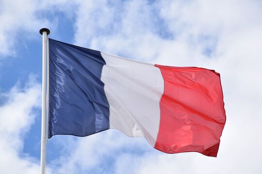 Avoir 18 ans, de nationalité française 